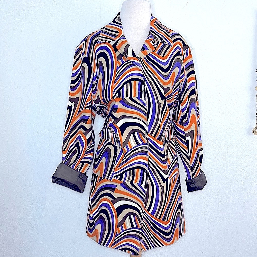IDEOLOGY color waves jacket beautiful stretchy fabric gives a curvy sexy look